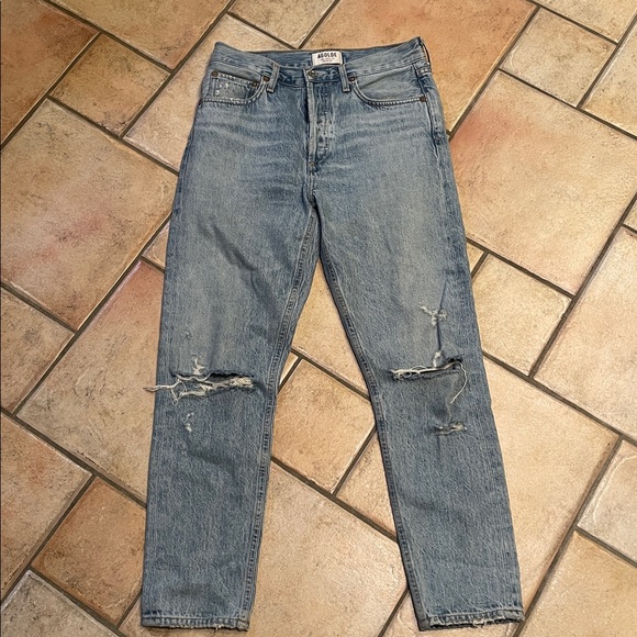 Agolde Denim - Agolde Light Wash Denim Jeans
Color: Shakedown